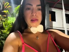 Leann Amateur Beautiful Brunette With Big Boobs