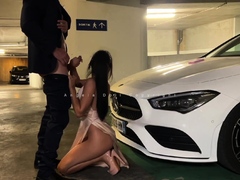 Brunette Teenage Blowjob babe